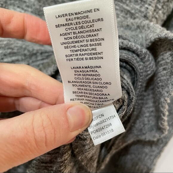 Piper & Taylor Grey Pullover High Low Sweater Womens M Preppy Crew Neck Marled - Picture 5 of 7